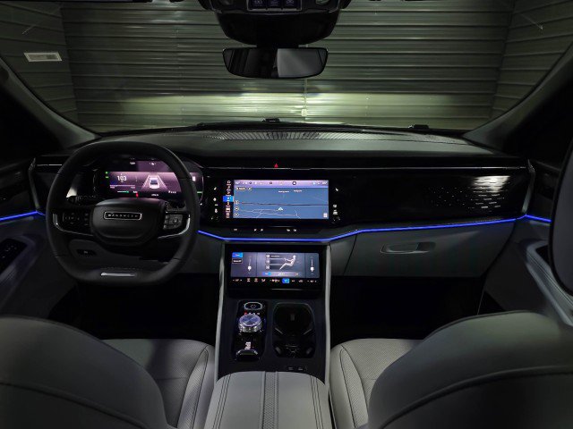 Used 2025 Jeep Wagoneer S Limited image 13