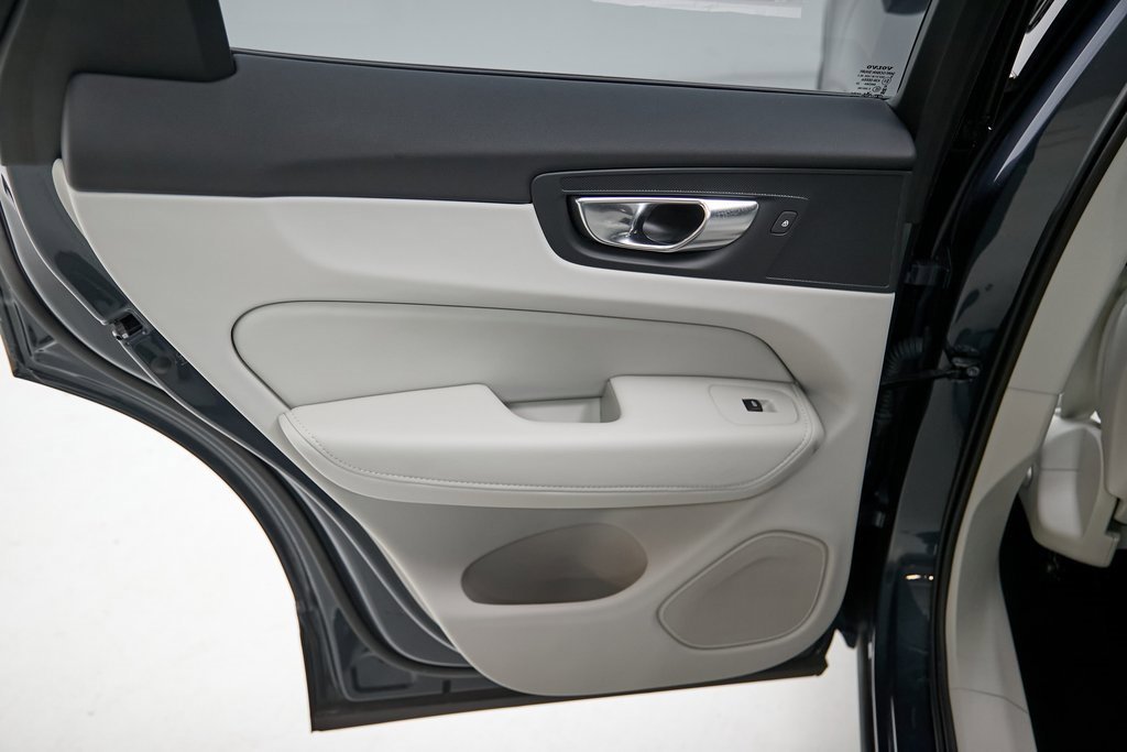 Certified 2025 Volvo XC60 B5 Plus w/ Protection Package Premier image 17