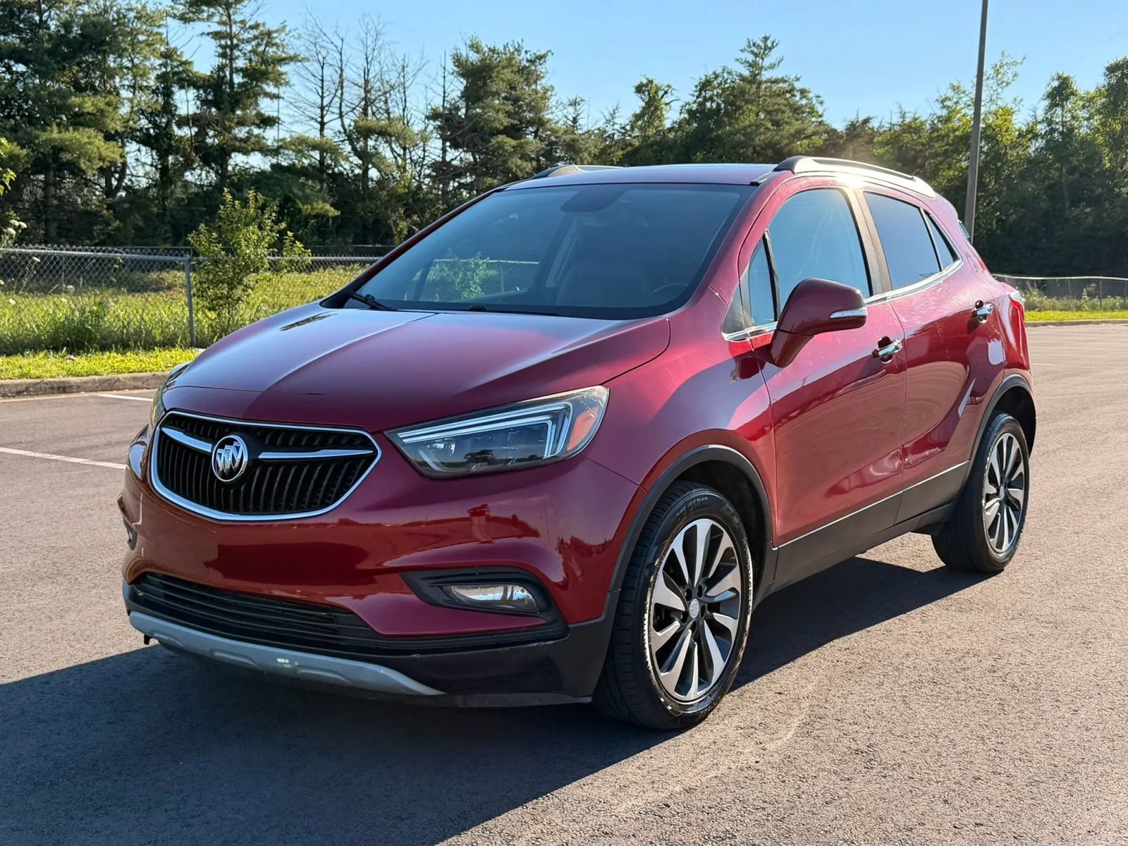 Used 2019 Buick Encore Essence FWD image 1