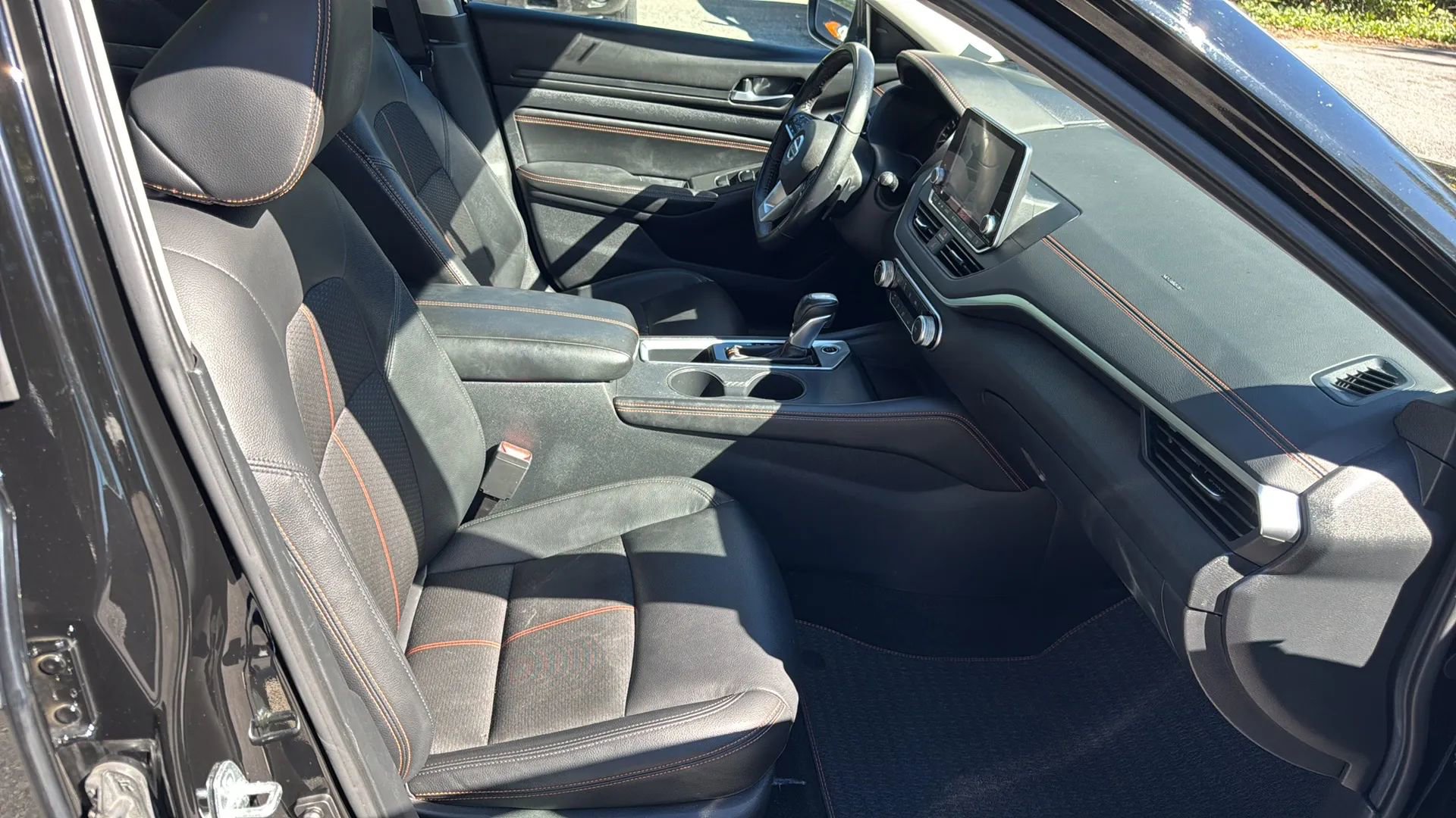 Used 2019 Nissan Altima 2.5 SR w/ SR Premium Package image 12