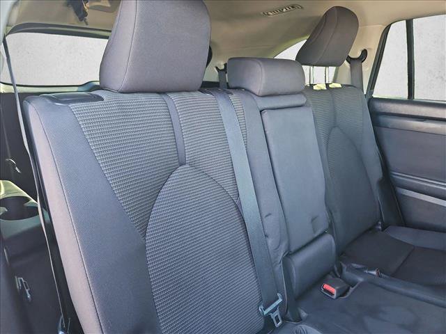 Used 2022 Toyota Highlander L FWD image 14
