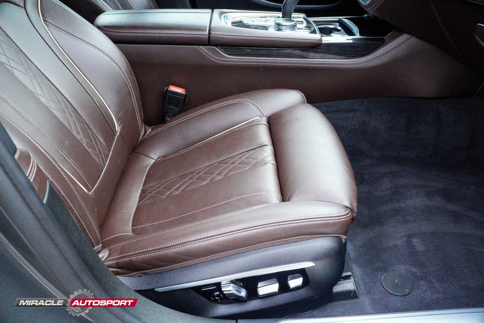Used 2016 BMW 750i RWD image 32