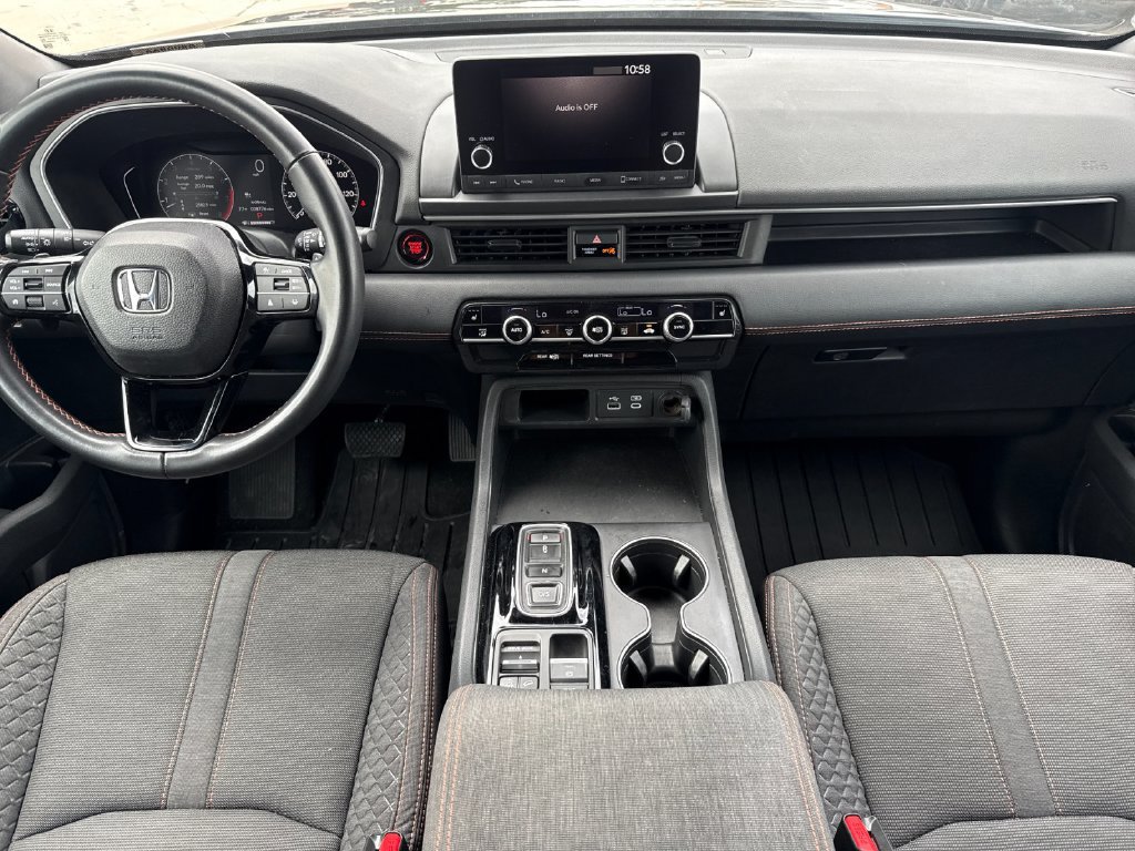 Used 2025 Honda Pilot Sport image 13