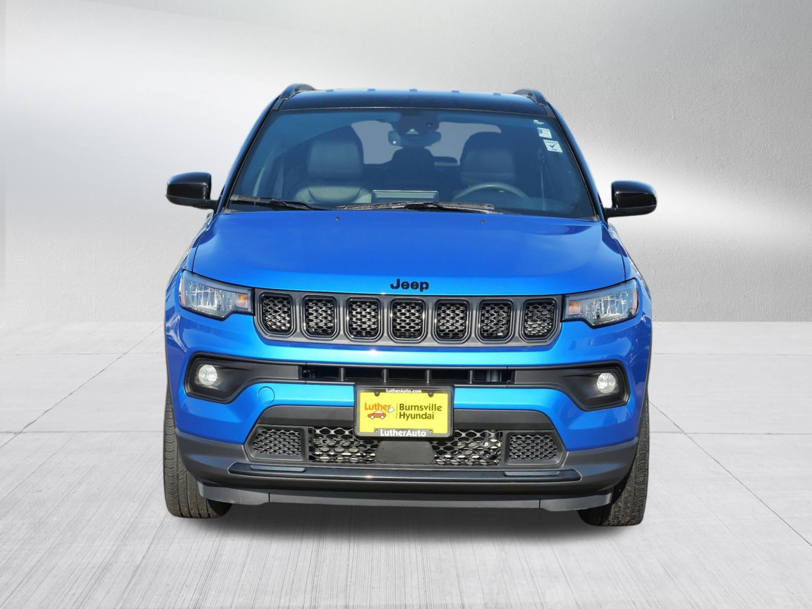 Used 2023 Jeep Compass Altitude w/ Convenience Group AWD/4WD image 2