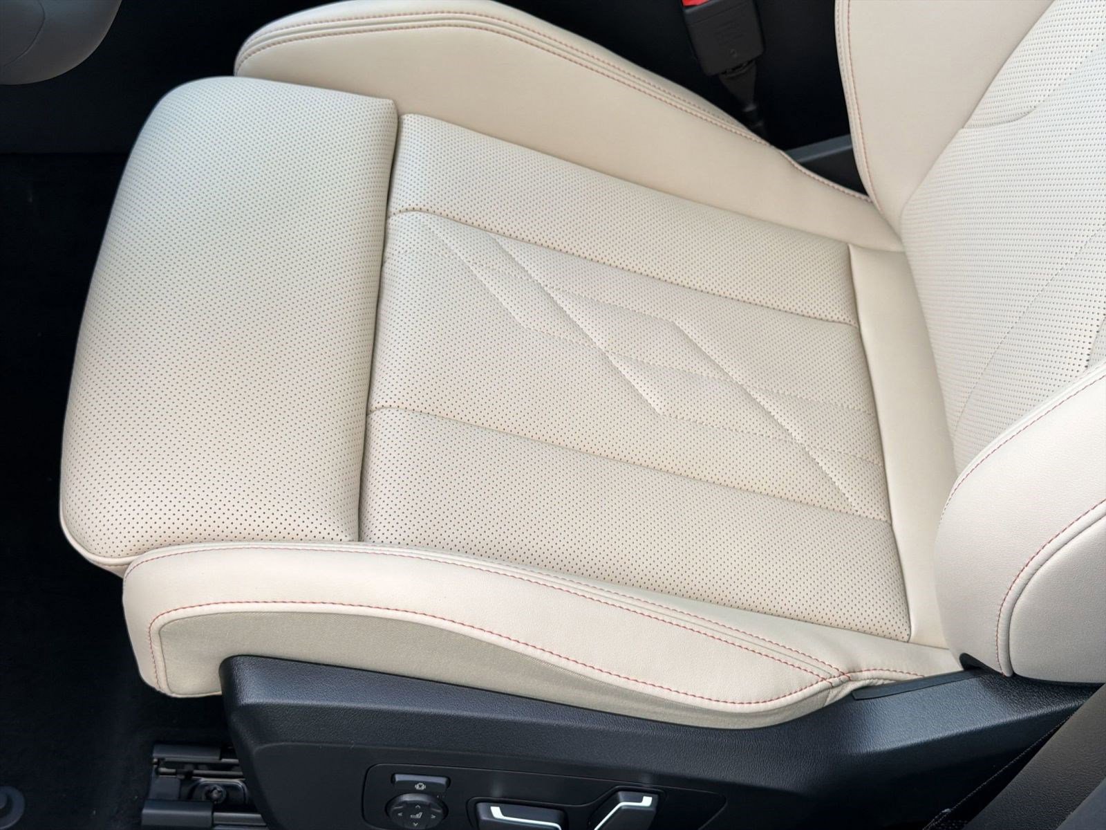 New 2026 BMW X3 xDrive30 w/ Premium Package image 14