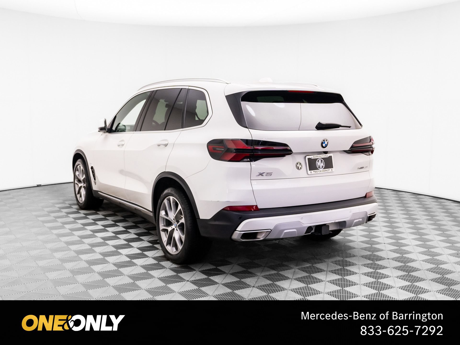 Used 2024 BMW X5 xDrive40i w/ Premium Package AWD/4WD image 3