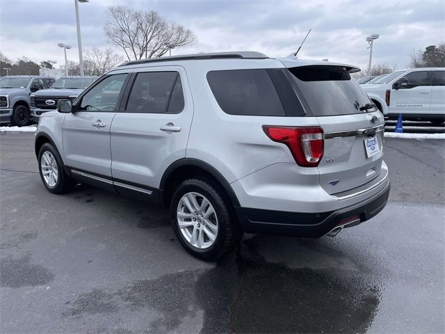 Used 2018 Ford Explorer XLT w/ Equipment Group 201A image 4