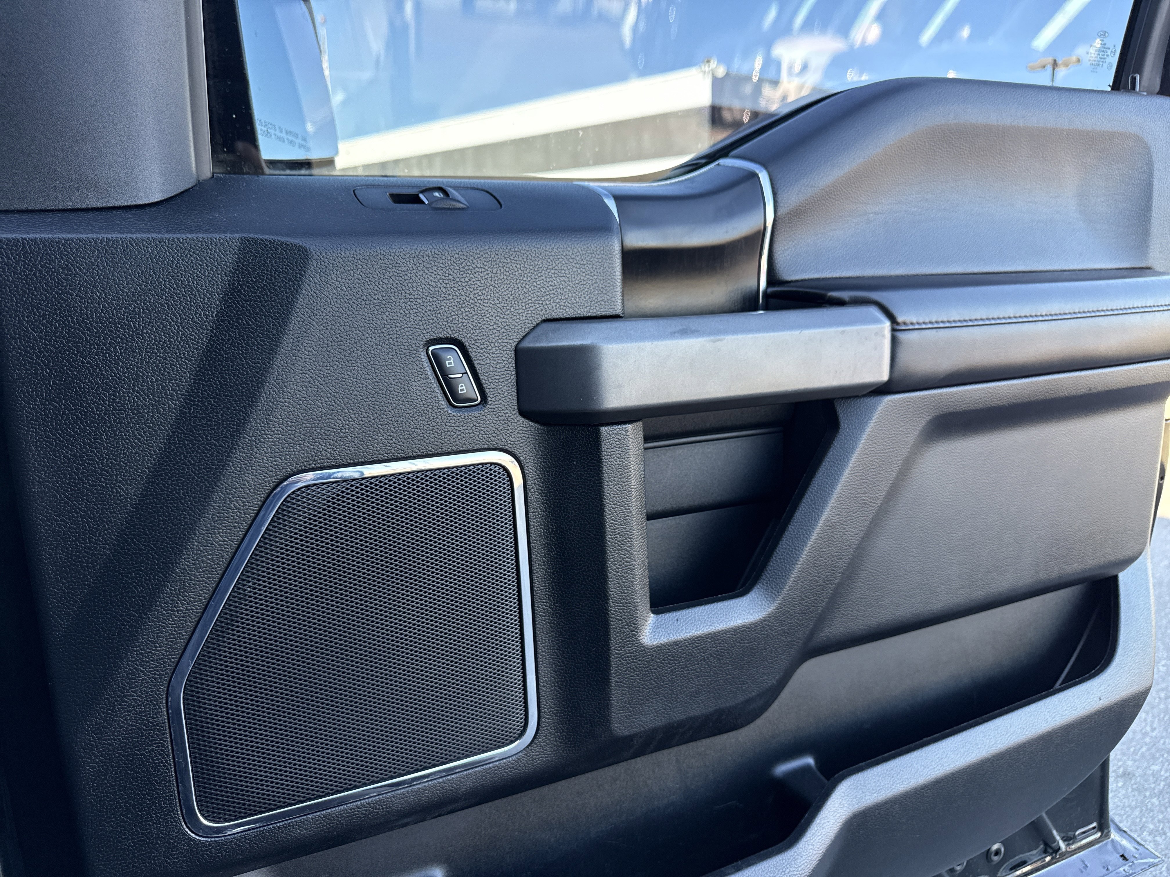 Used 2018 Ford F150 Platinum w/ Equipment Group 701A Luxury image 42