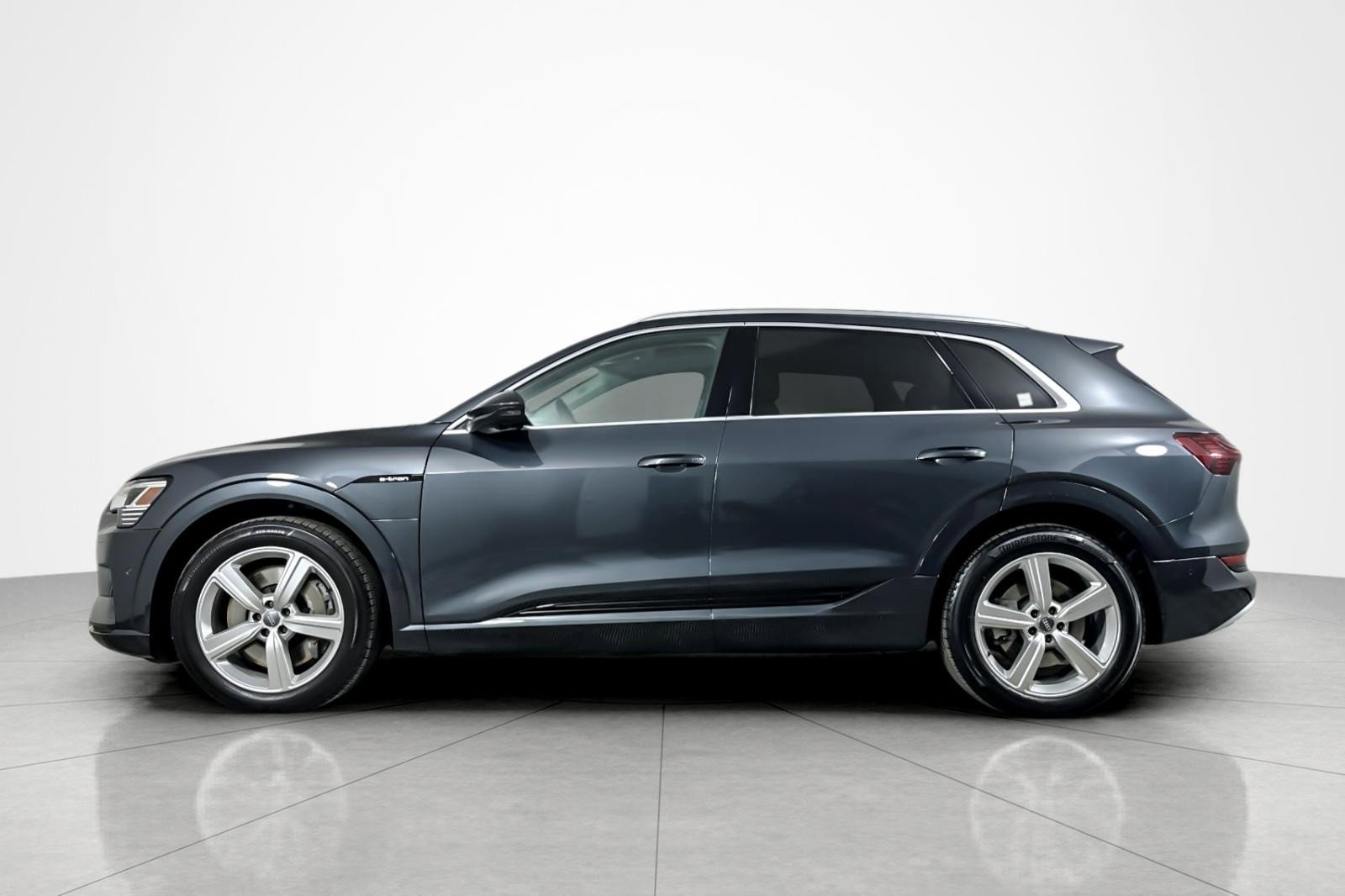 Used 2019 Audi e-tron Premium Plus image 2
