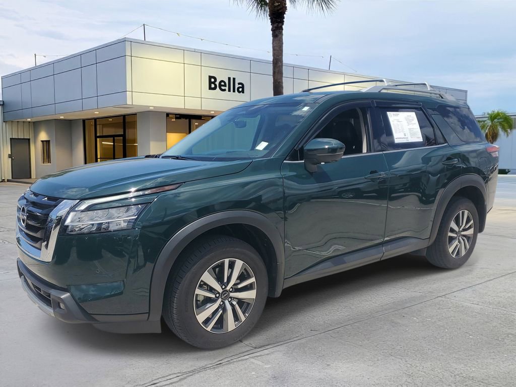Certified 2024 Nissan Pathfinder SL FWD image 2