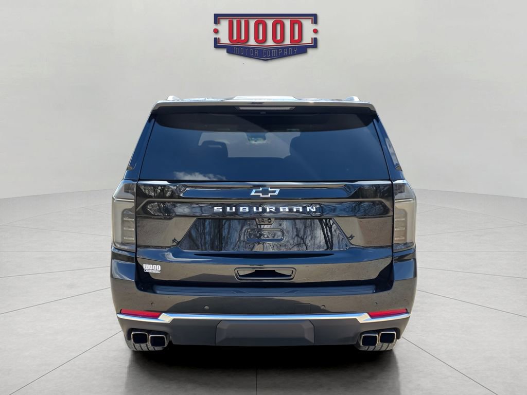 Used 2025 Chevrolet Suburban High Country image 3