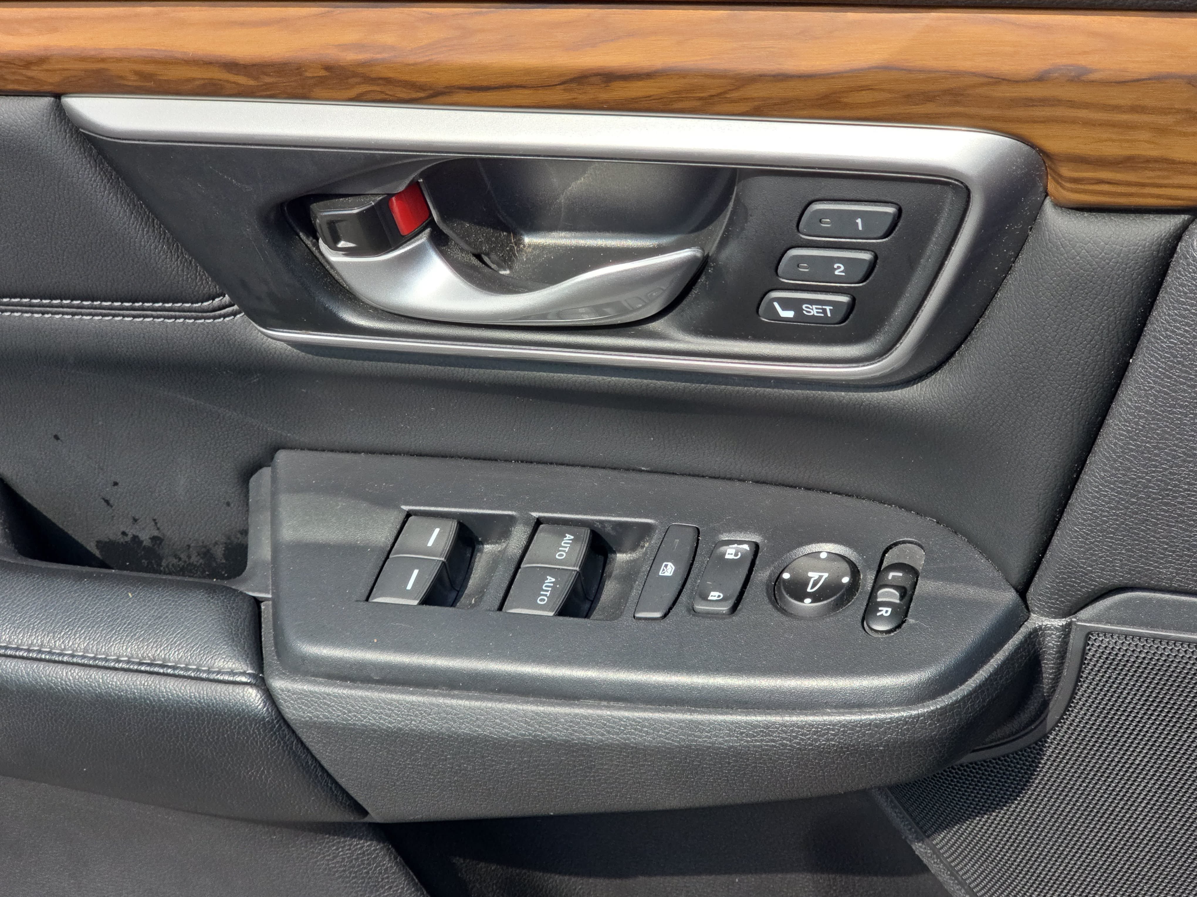 Used 2020 Honda CR-V Touring image 29