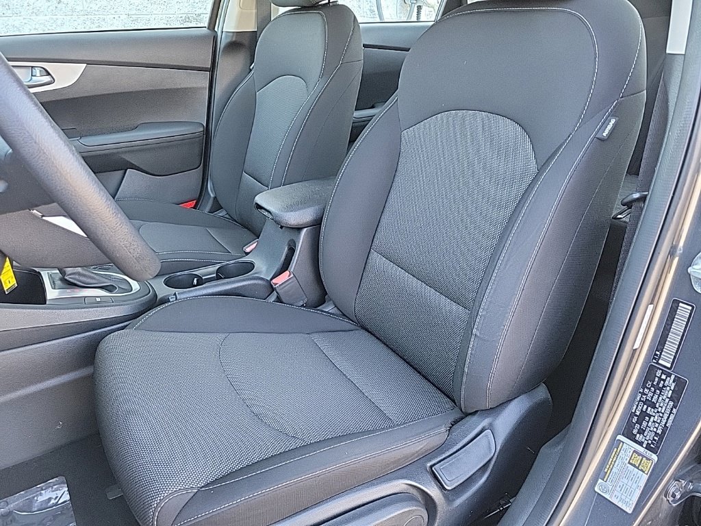 Used 2024 Kia Forte LXS w/ LXS Technology Package FWD image 12