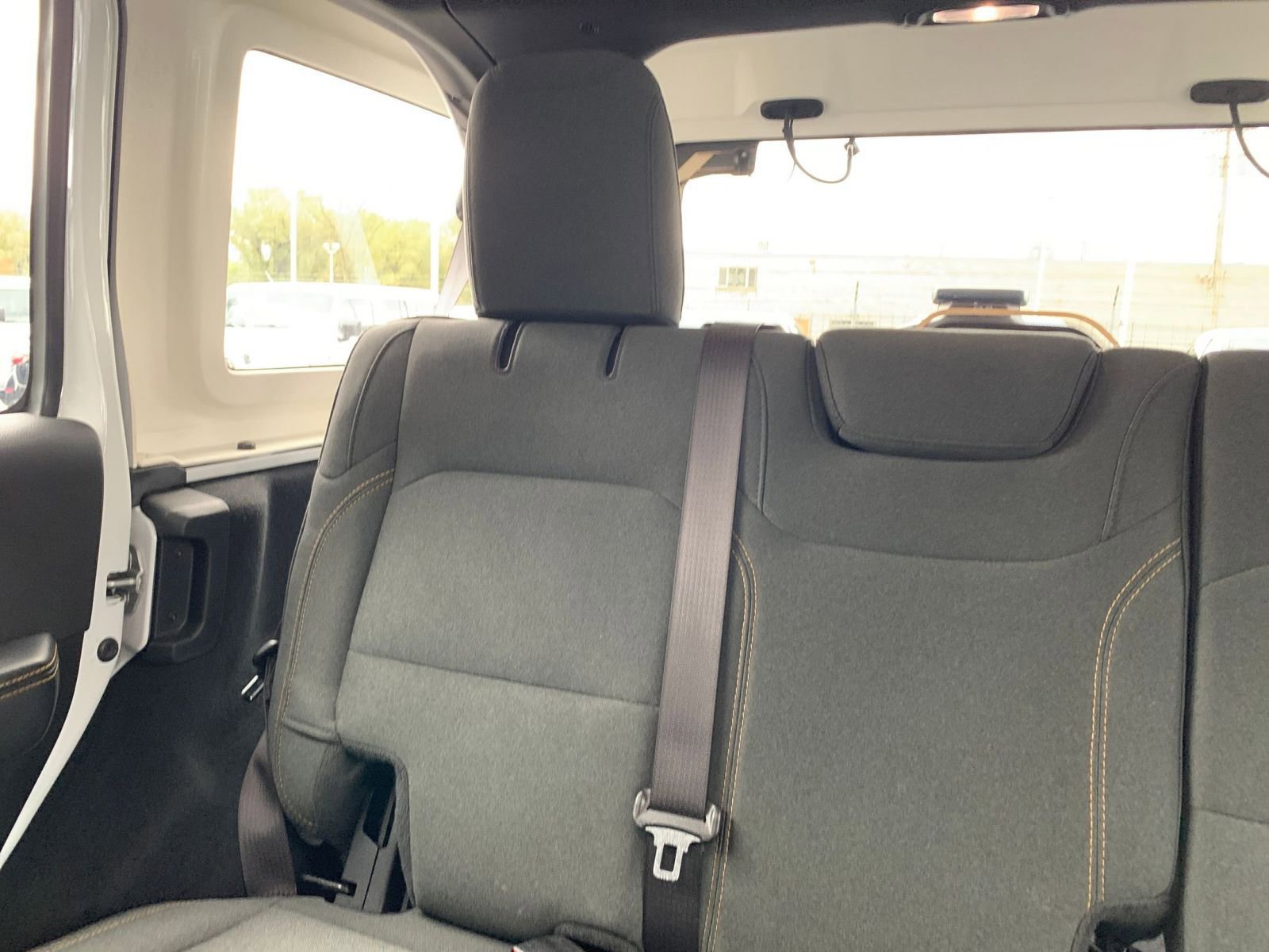 Used 2025 Jeep Wrangler Sahara image 38