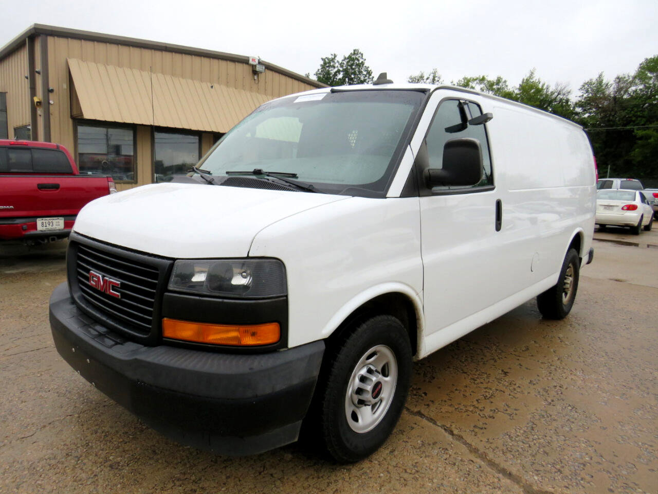 Used 2019 GMC Savana 2500 w/ Driver Convenience Package image 9