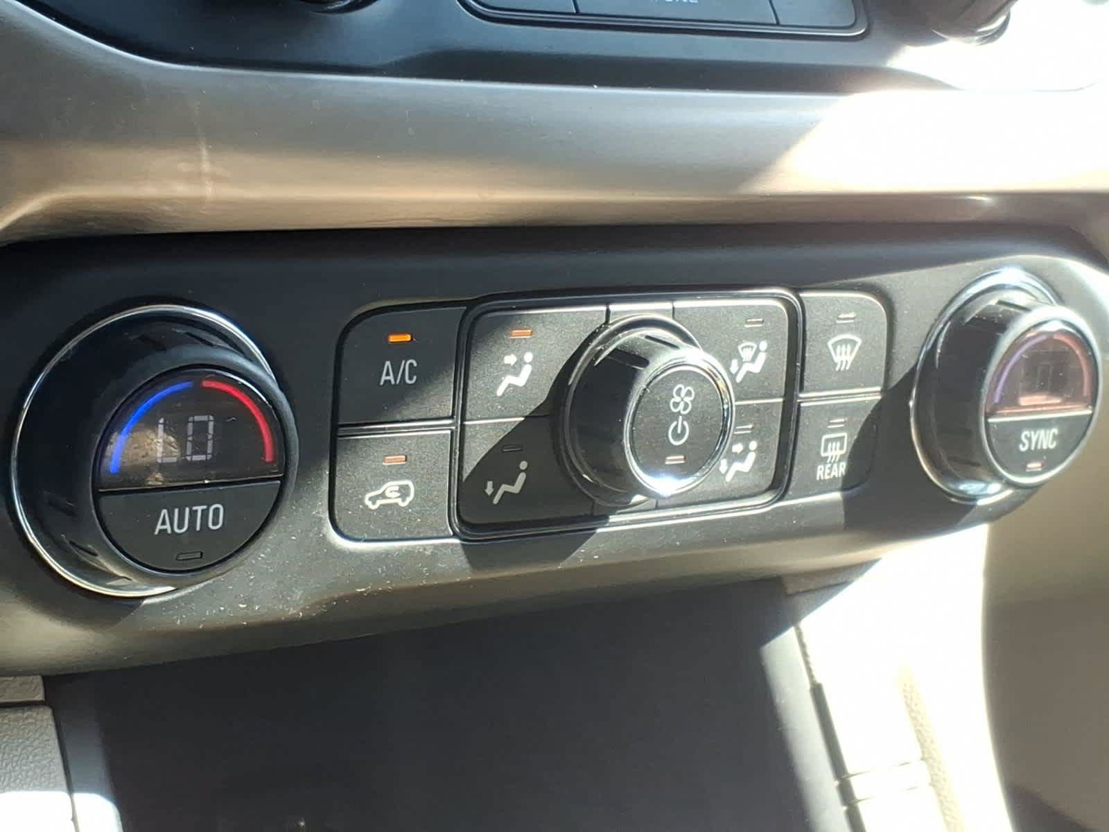 Certified 2019 GMC Acadia Denali w/ Technology Package FWD image 11