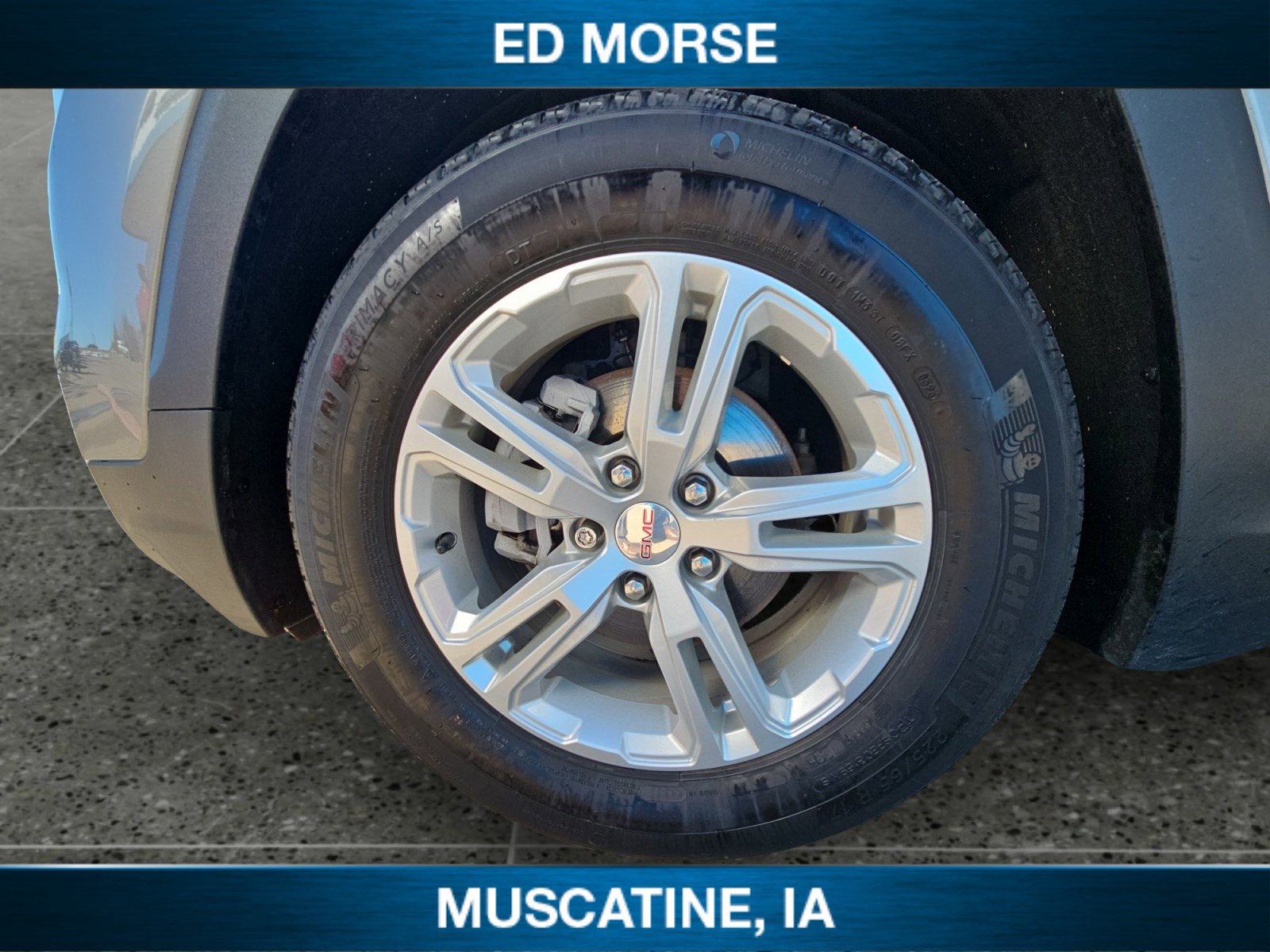 Used 2023 GMC Terrain SLE w/ Driver Convenience Package image 9