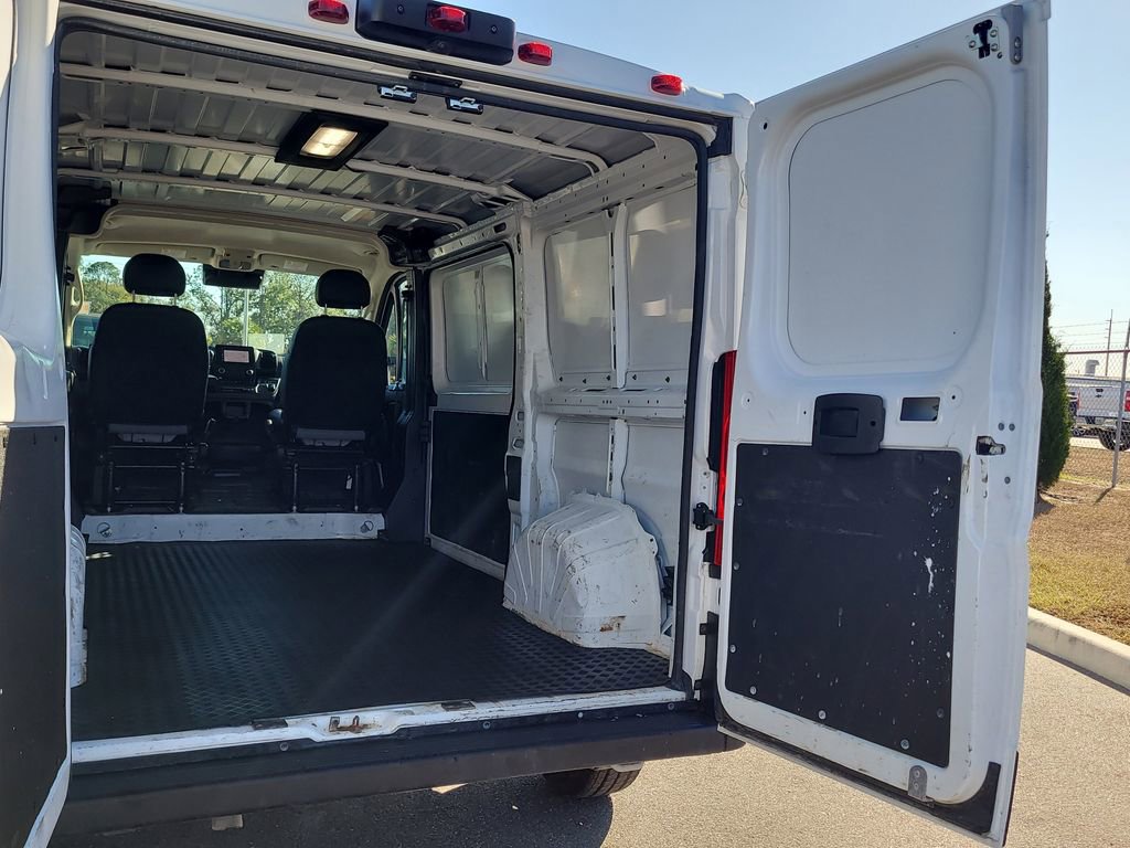 Used 2025 RAM ProMaster 2500 w/ Convenience Group image 9