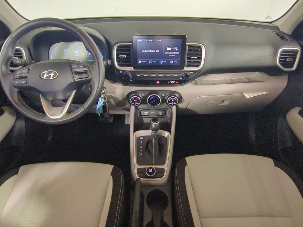 Used 2023 Hyundai Venue SEL FWD image 16