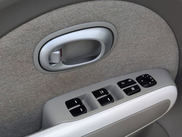 Used 2015 Kia Soul EV FWD image 13