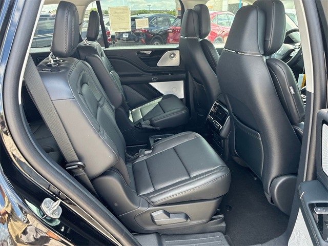 New 2025 Lincoln Aviator Reserve w/ Luxury Package image 17