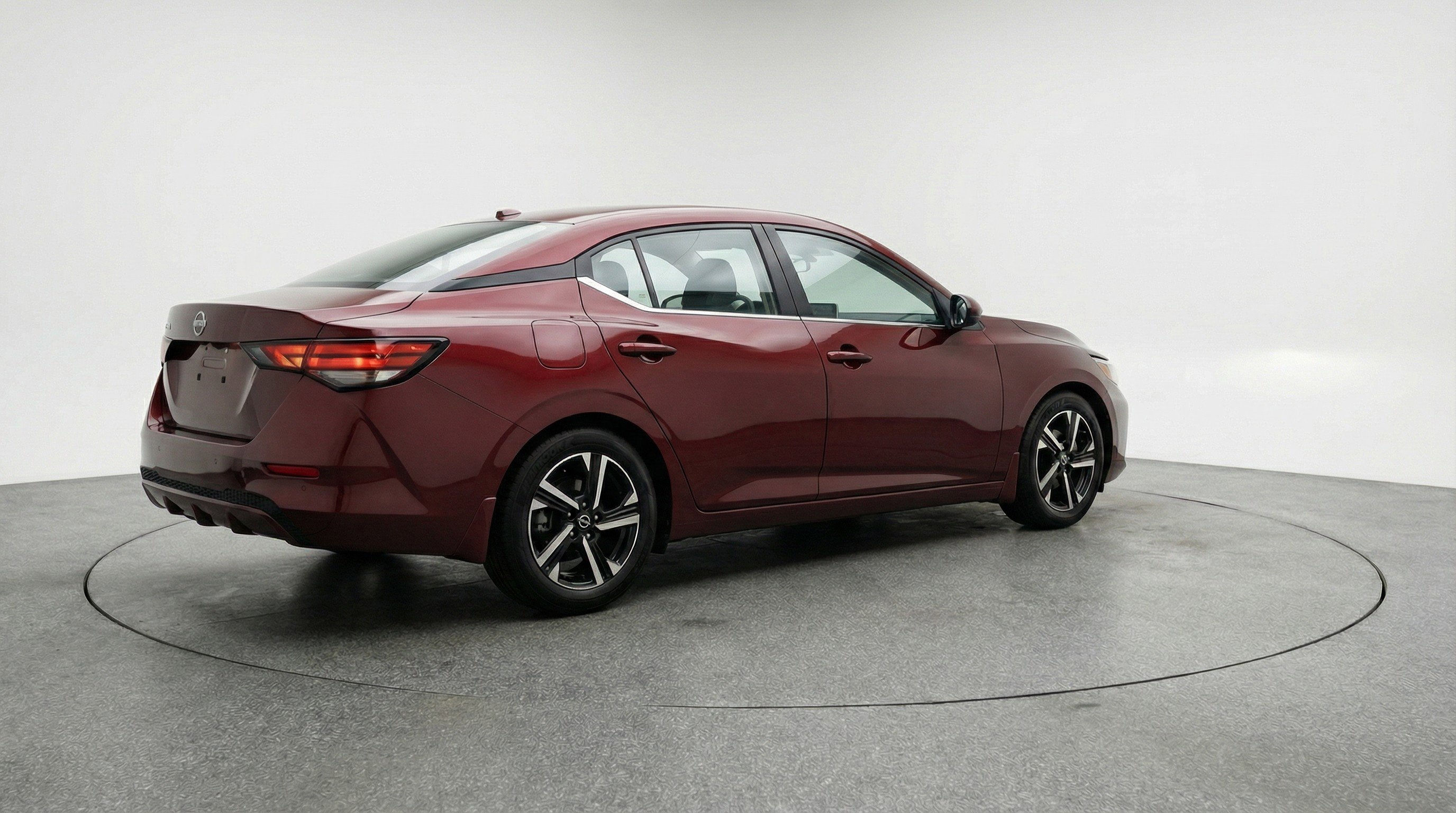 Used 2025 Nissan Sentra SV FWD image 9