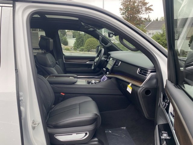 New 2024 Jeep Grand Wagoneer Series I w/ HD Trailer Tow Package image 28