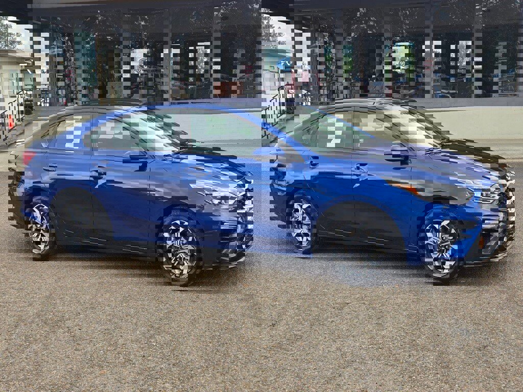 Used 2021 Kia Forte LXS image 2