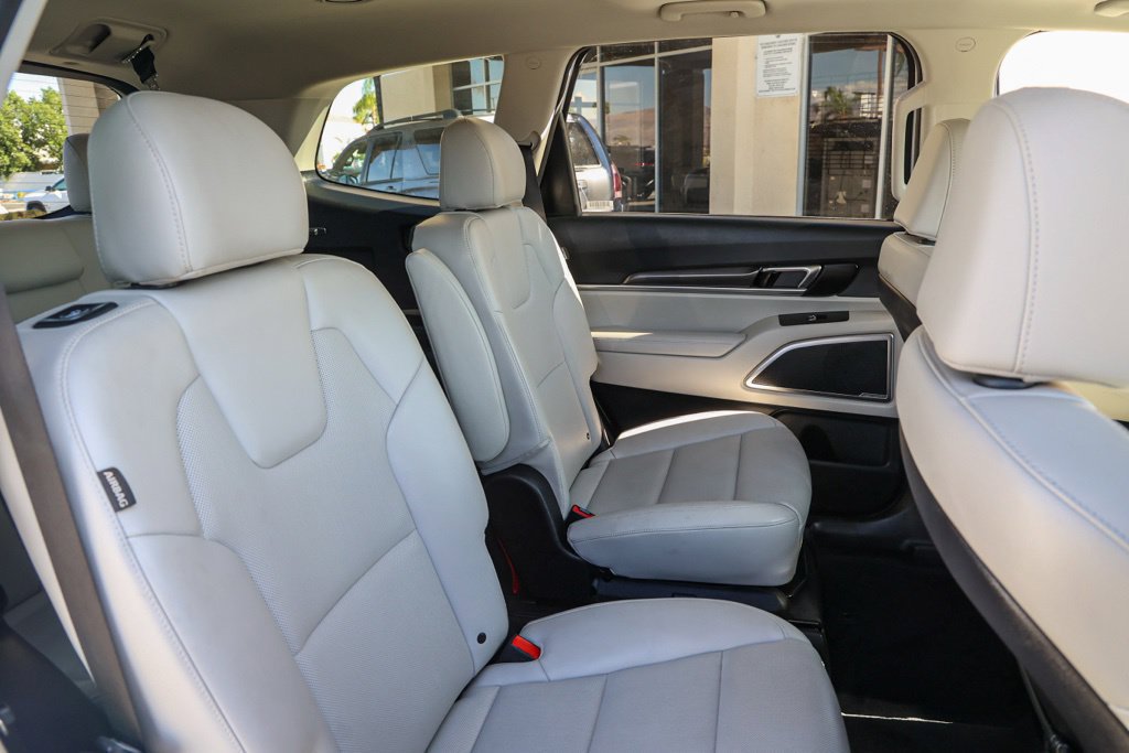 Used 2025 Kia Telluride S FWD image 19