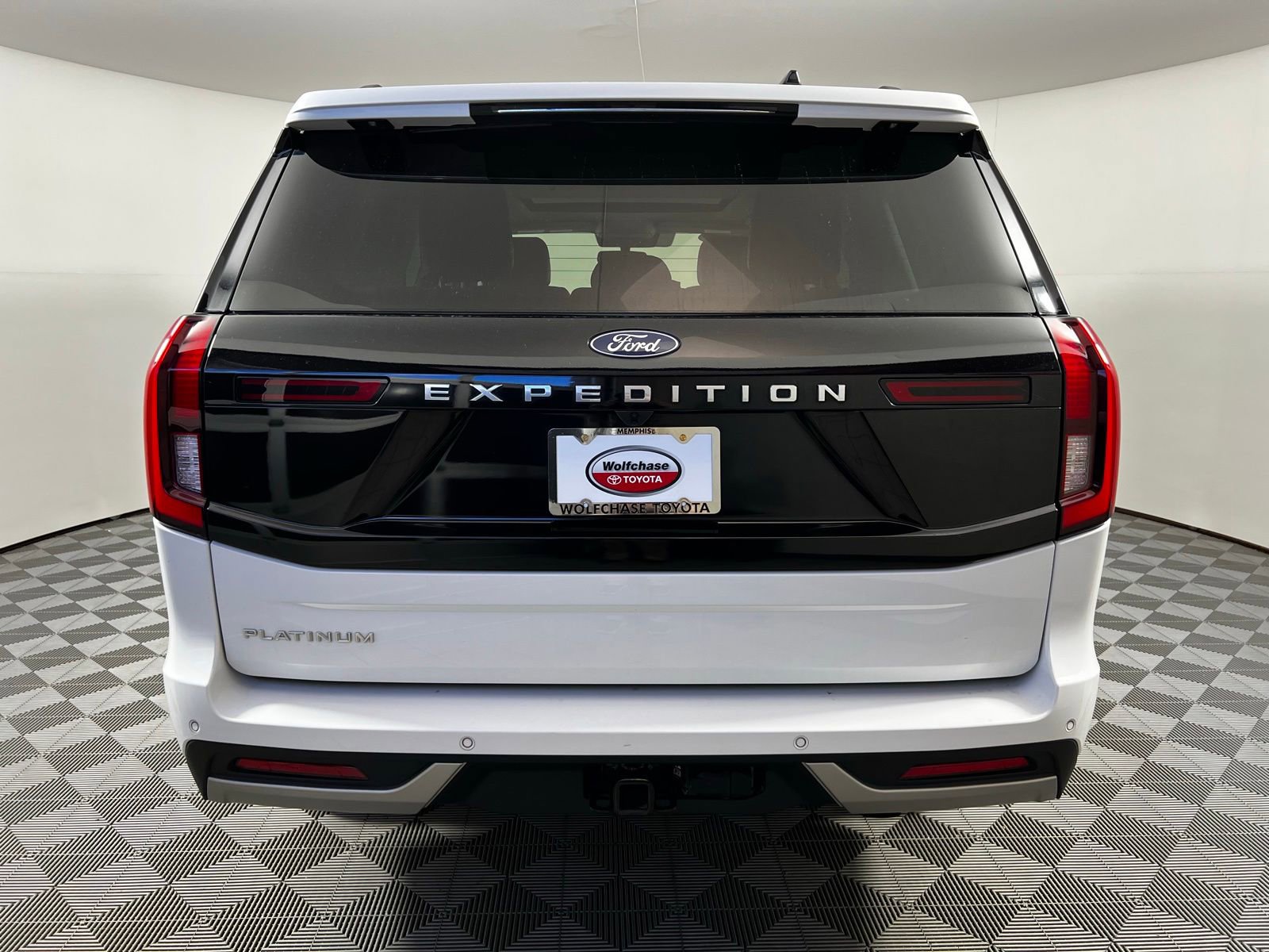 Used 2025 Ford Expedition Platinum AWD/4WD image 6