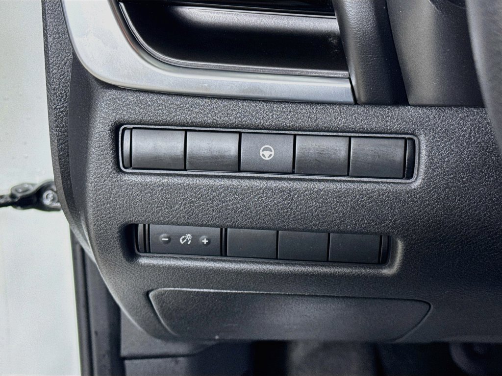 Used 2021 Nissan Rogue SV AWD/4WD image 8