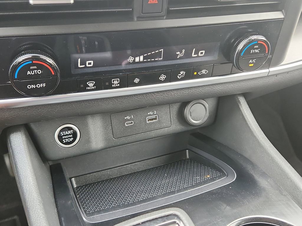 Used 2023 Nissan Rogue SV image 24