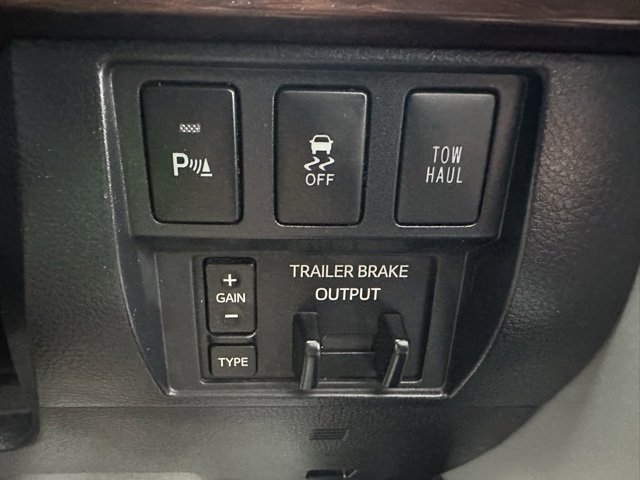 Used 2017 Toyota Tundra Limited image 32