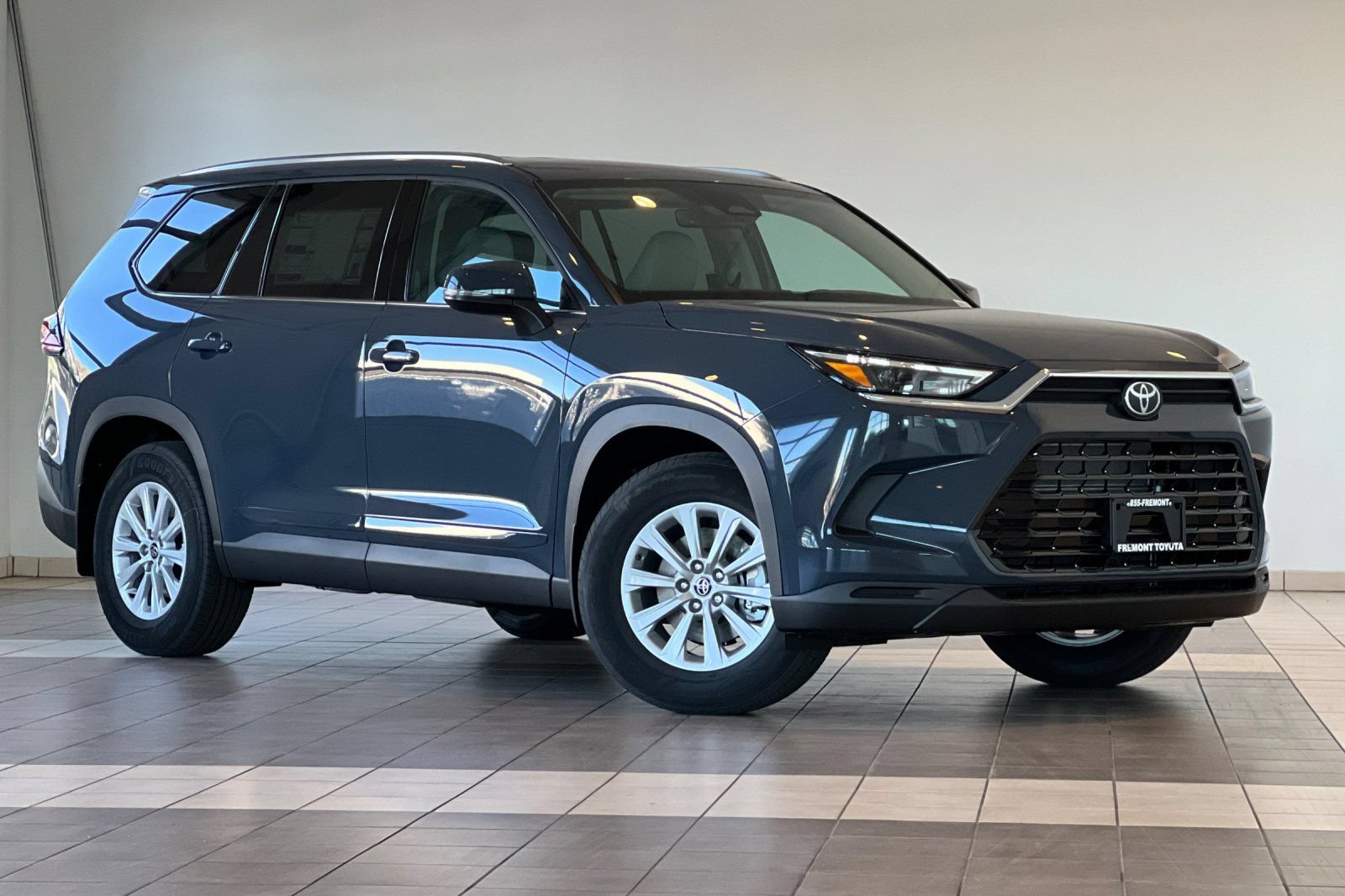 New 2026 Toyota Grand Highlander AWD Hybrid image 2
