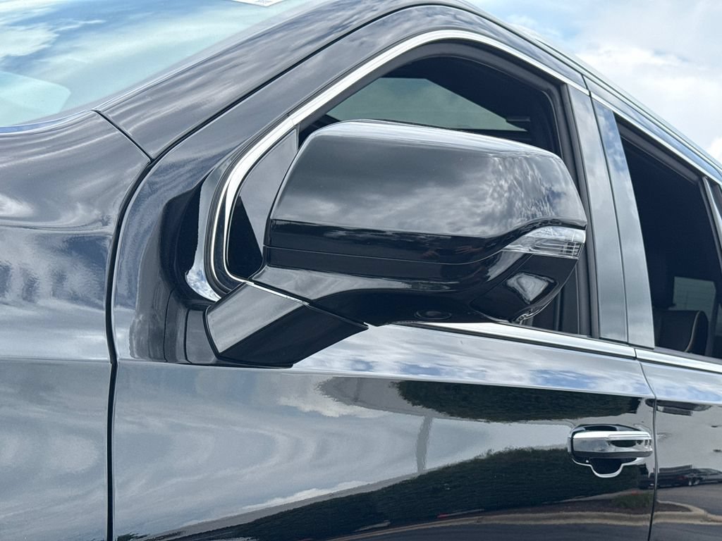 Certified 2024 Cadillac Escalade Premium Luxury w/ Performance Package AWD/4WD image 13