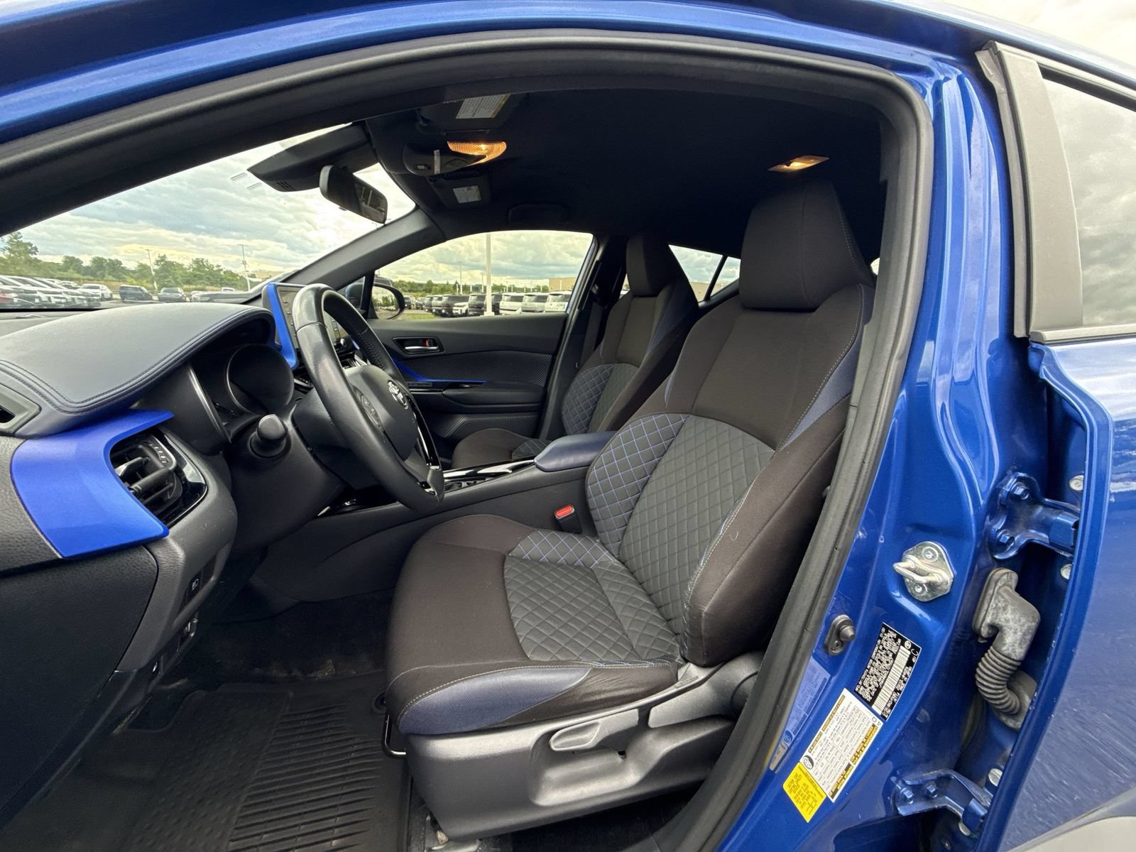 Used 2020 Toyota C-HR XLE FWD image 12