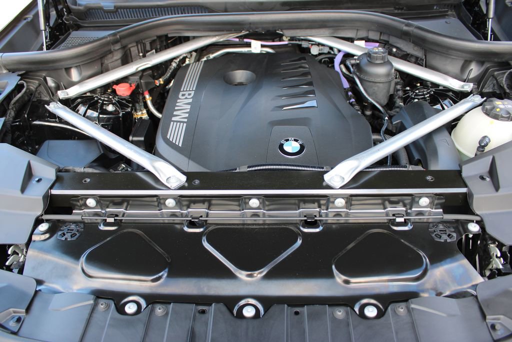 Used 2024 BMW X5 xDrive40i w/ M Sport Package image 38
