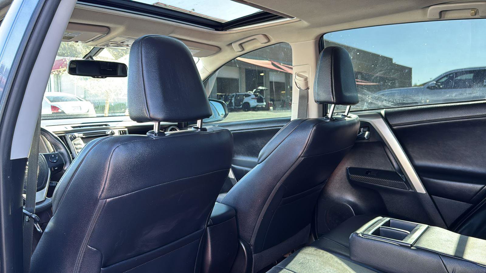 Used 2014 Toyota RAV4 Limited image 23