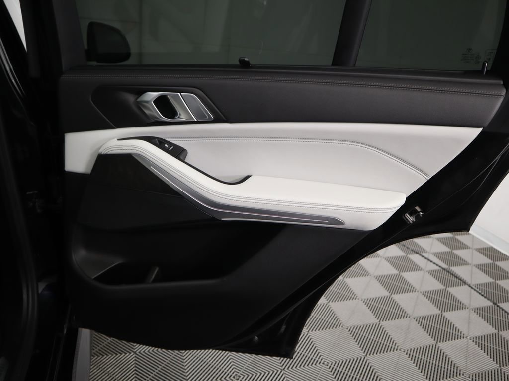 Certified 2023 BMW X5 xDrive40i w/ Executive Package image 28