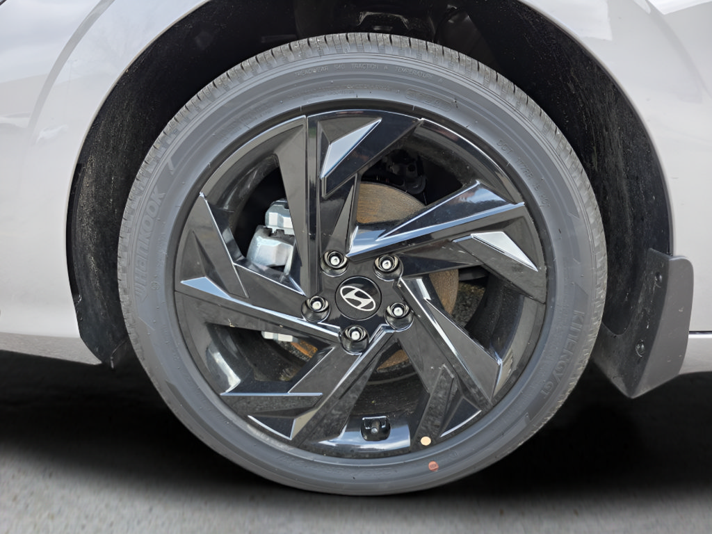 New 2026 Hyundai Elantra SEL FWD image 10