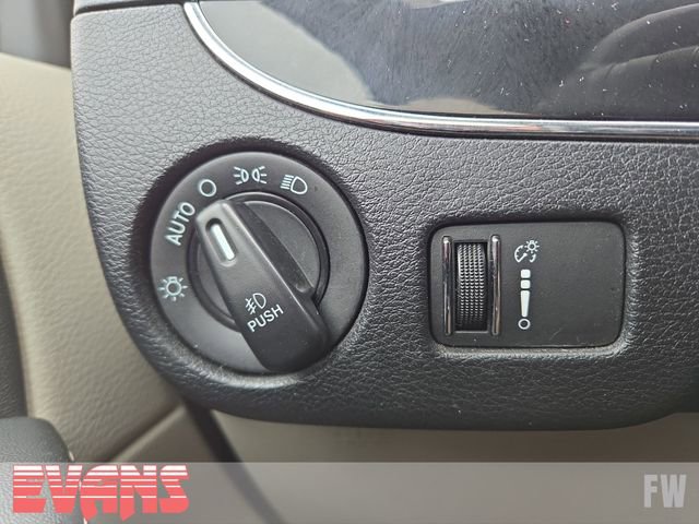 Used 2018 Dodge Grand Caravan SXT FWD image 16