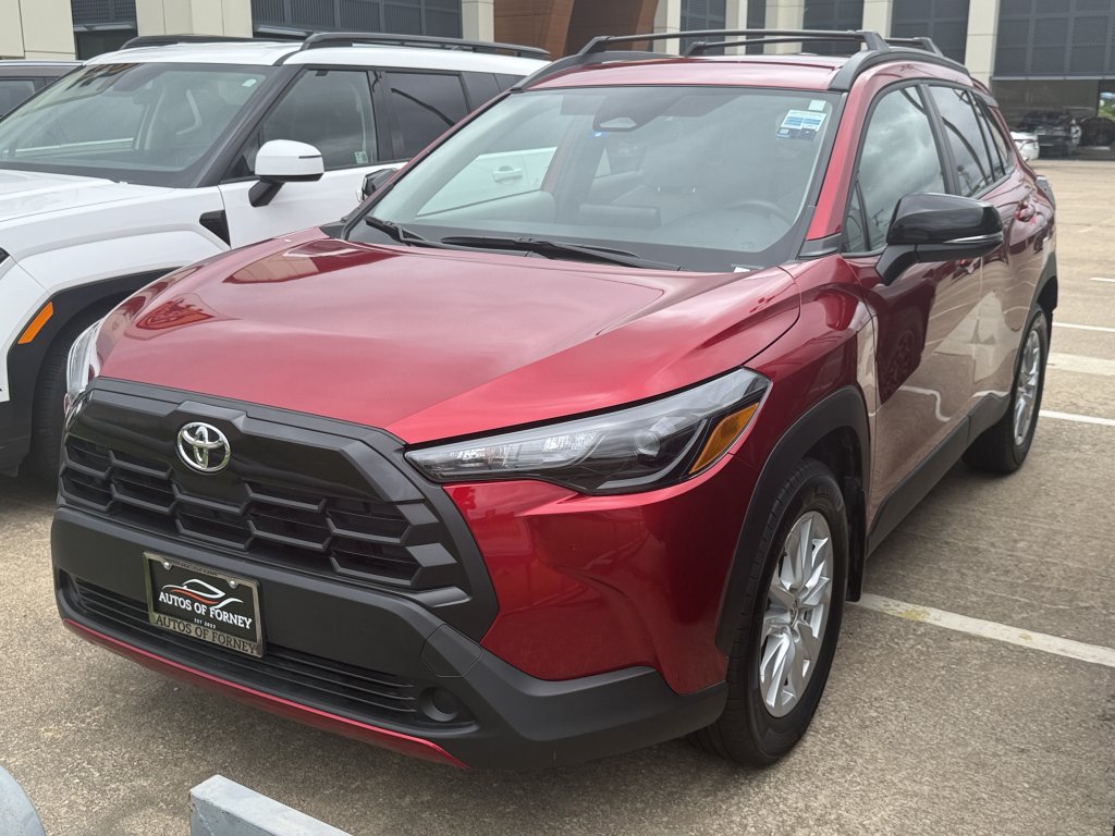 Used 2026 Toyota Corolla Cross LE FWD image 1