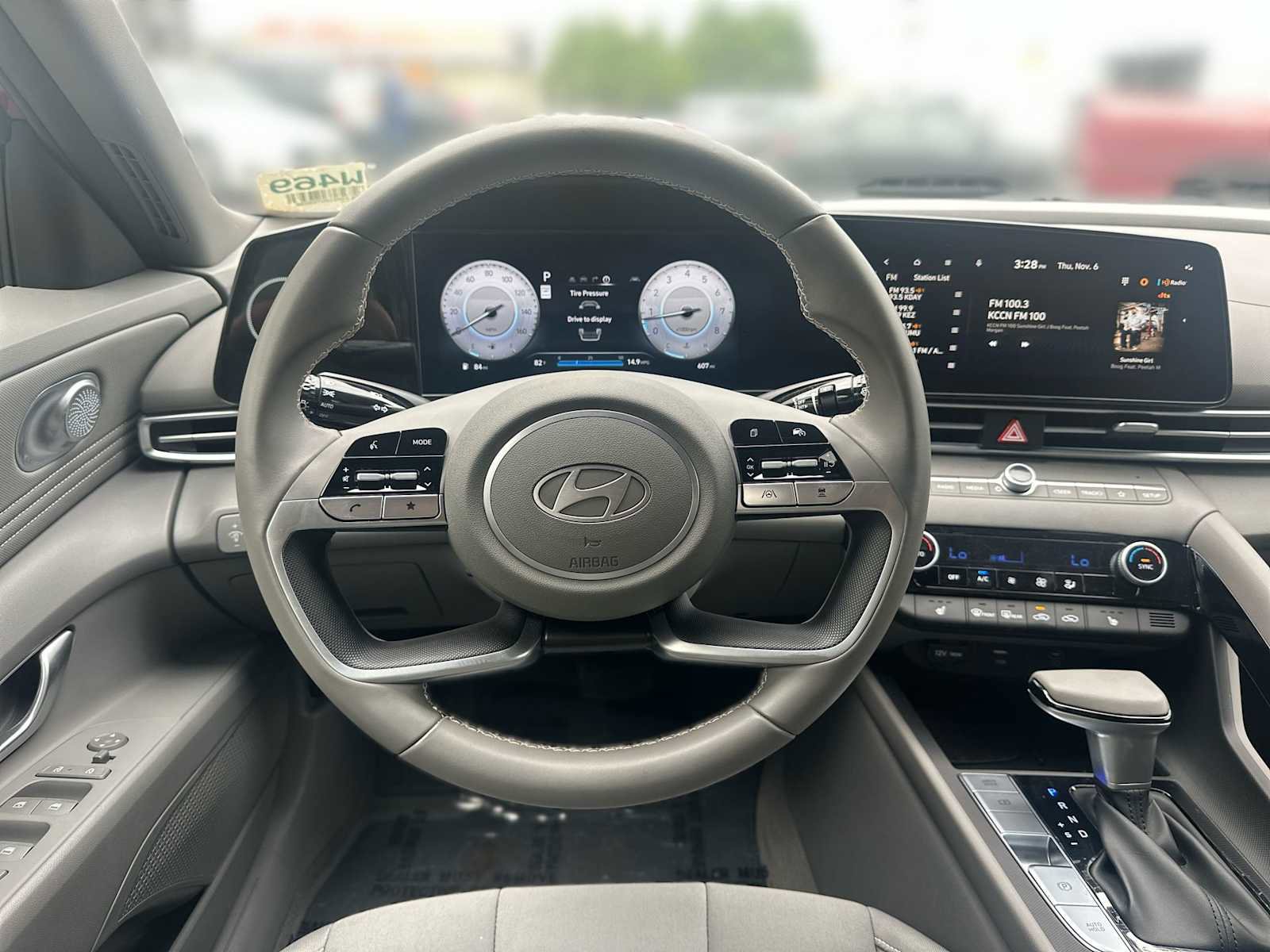 Used 2024 Hyundai Elantra SEL w/ Convenience Package image 10