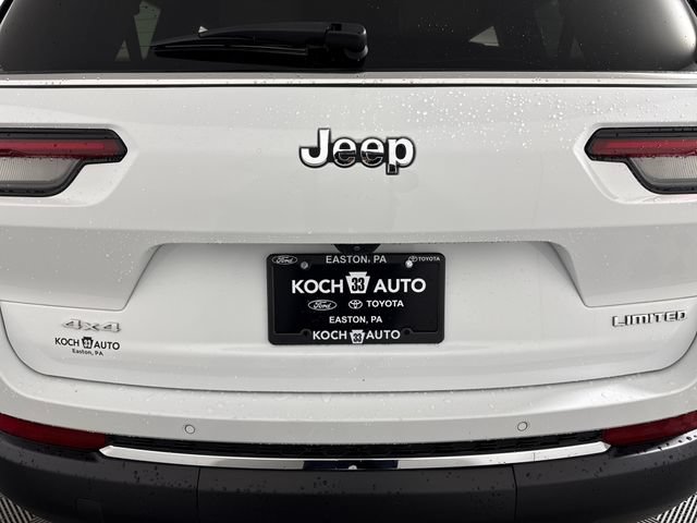 Used 2023 Jeep Grand Cherokee L Limited AWD/4WD image 19
