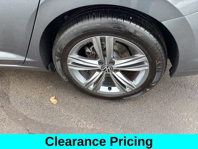 Used 2024 Volkswagen Jetta SE image 41