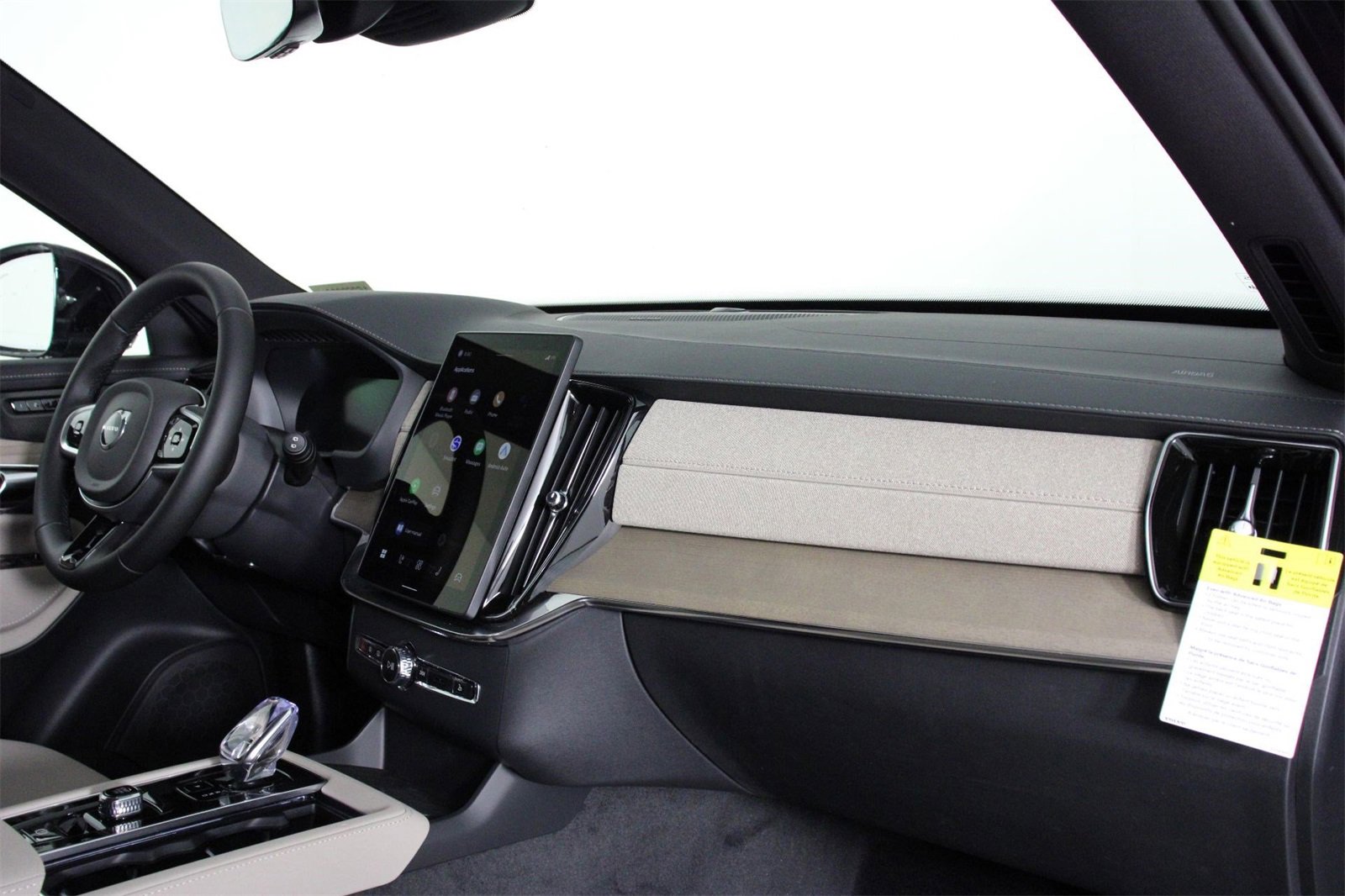 New 2026 Volvo XC90 B5 Plus image 9