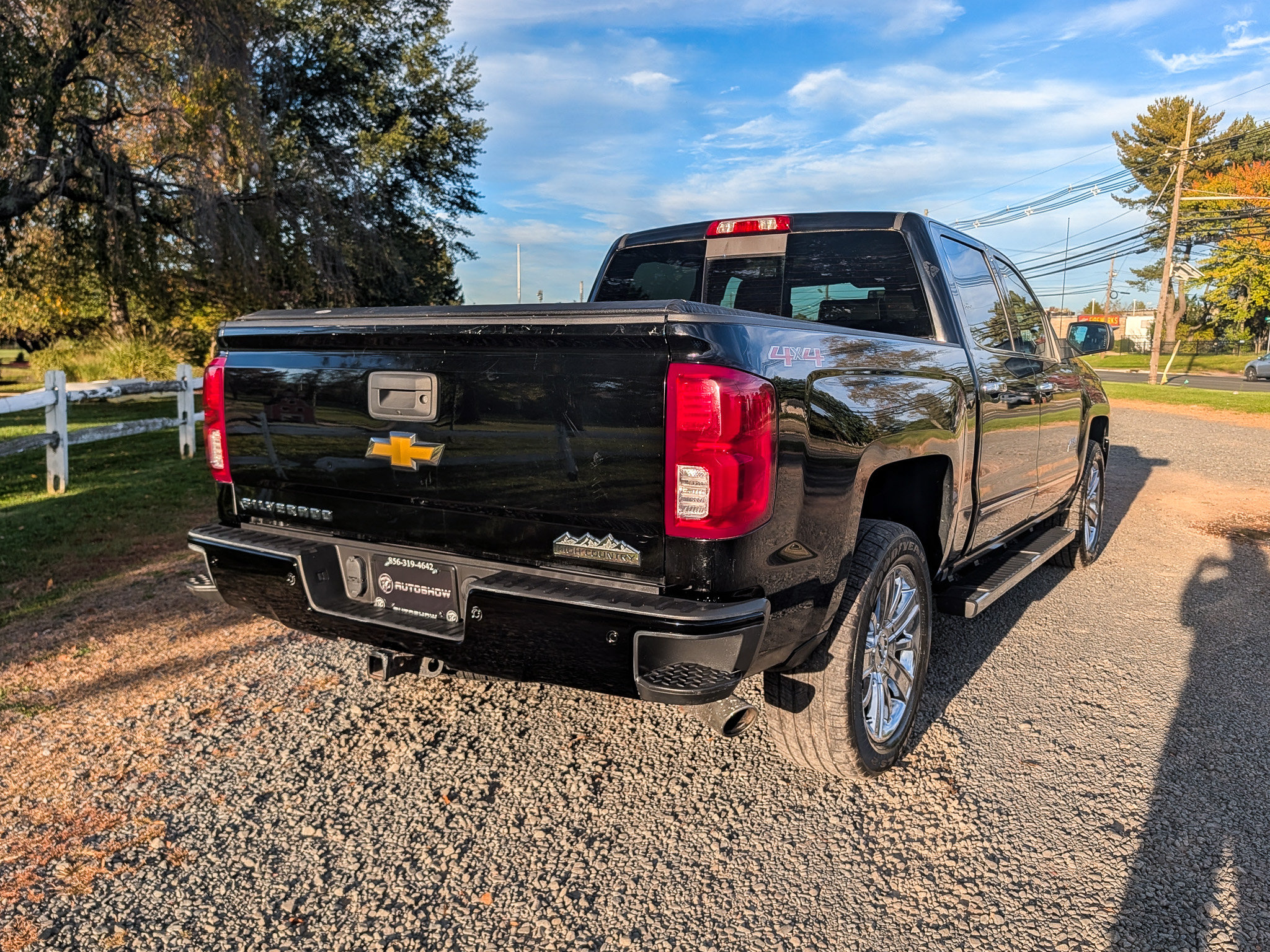 Used 2017 Chevrolet Silverado 1500 High Country AWD/4WD image 5