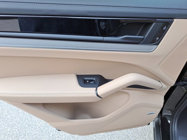 New 2026 Porsche Cayenne S image 21