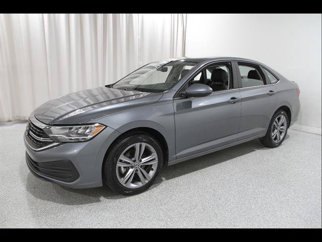 Certified 2023 Volkswagen Jetta SE FWD image 3