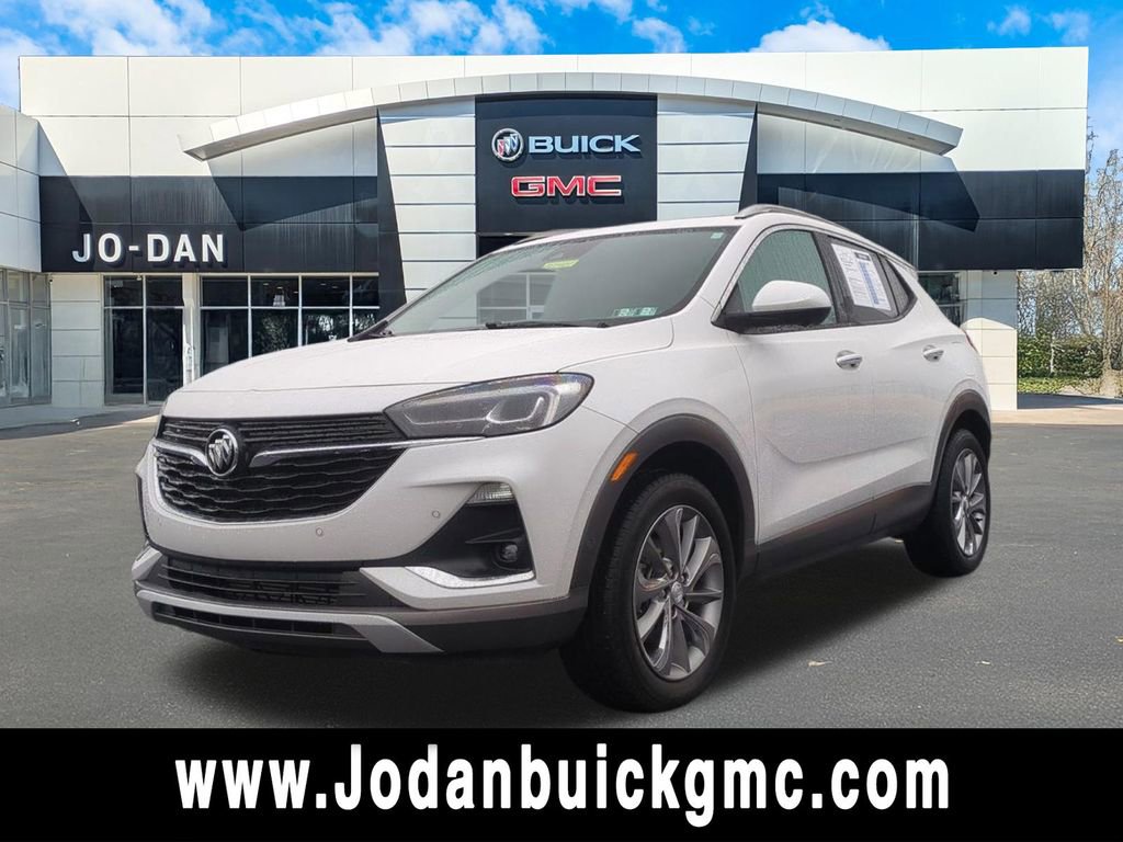 Certified 2022 Buick Encore GX Essence w/ Advanced Technology Package AWD/4WD image 1